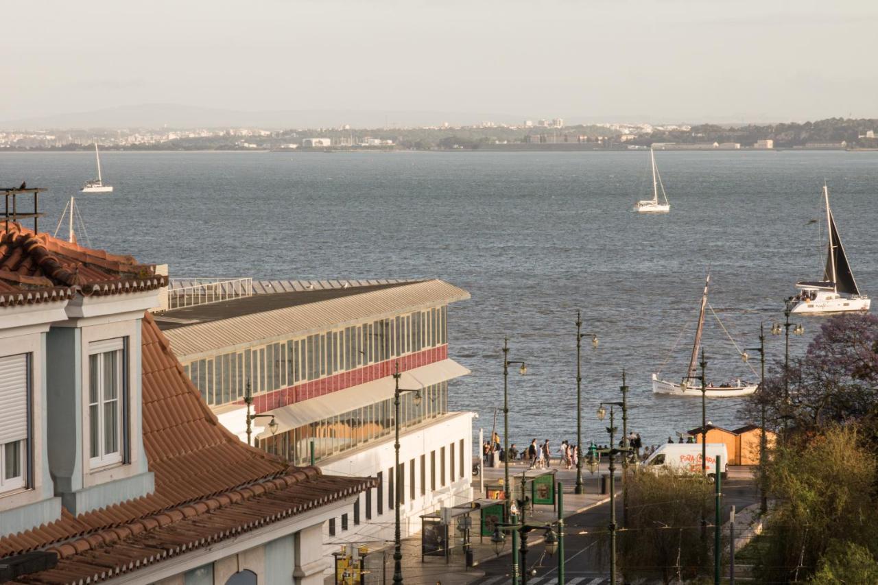 Pensao Amor Madam'S Lodge Lisbon Exterior photo